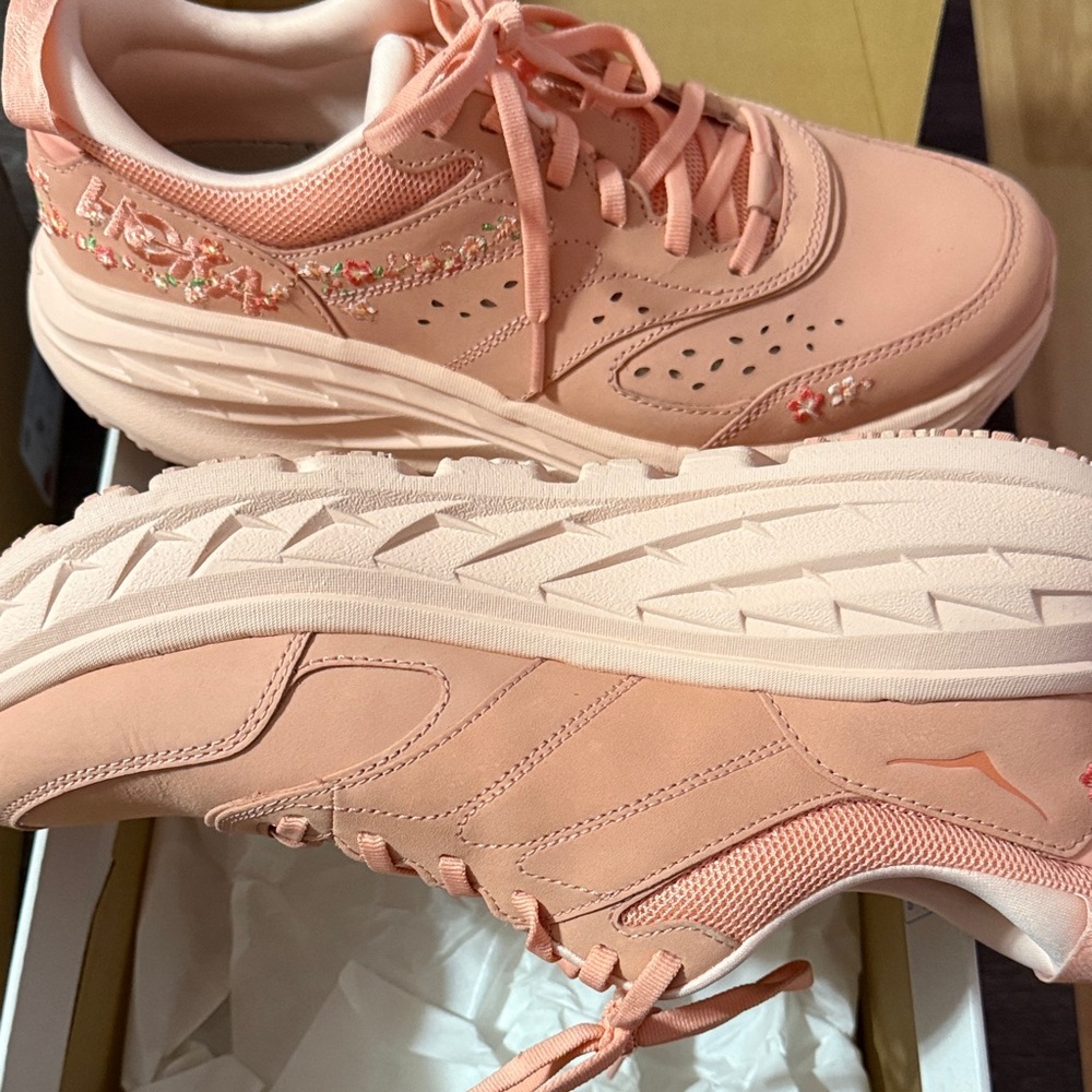 Hoka Vibrant Bloom Bondi L Sneakers Like New Sz 10.5(W), 9.5(M) - Picture 7 of 10